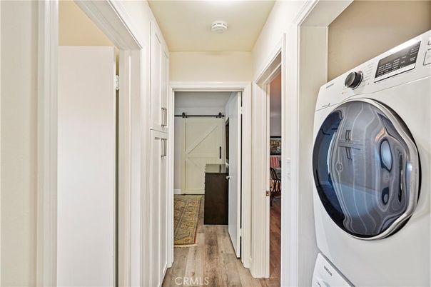 Interior, Utility Closets, Washer, Wood Texture Flooring