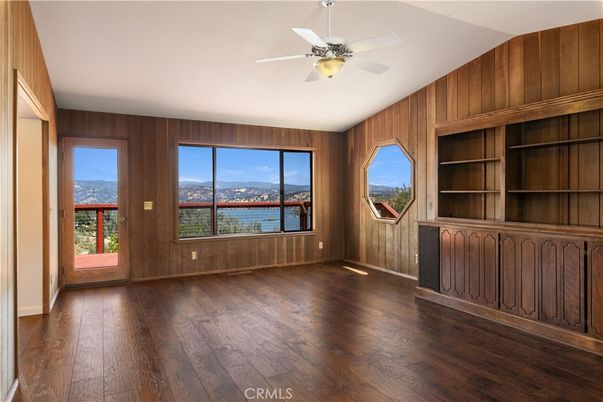 Empty room, Interior, Water, Wood Texture Flooring, Wooden Walls