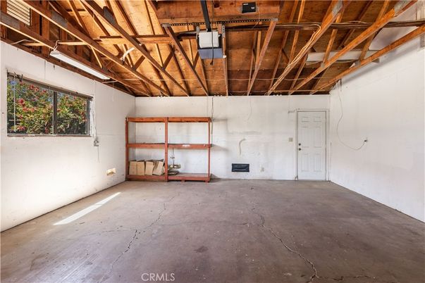 Empty room, Interior, Wooden Beams, Wooden Ceilings