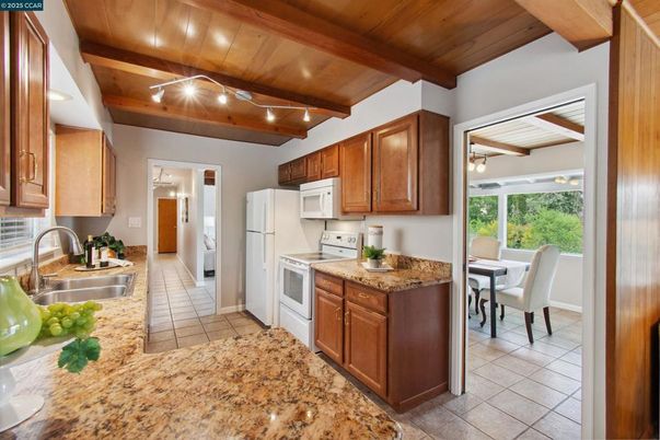 Dining room, Interior, Kitchen, Wooden Beams, Wooden Ceilings
