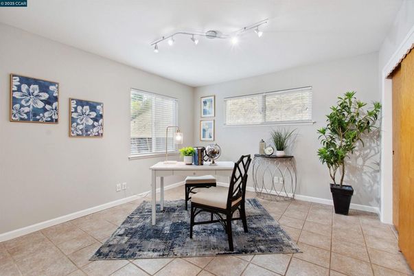 Home Office, Interior