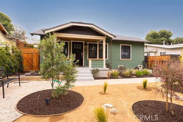 Exterior, Facade, Ranch