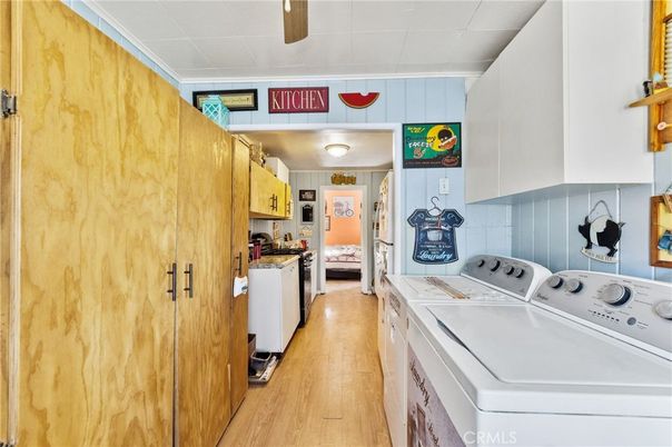 Interior, Kitchen, Washer, Wood Texture Flooring