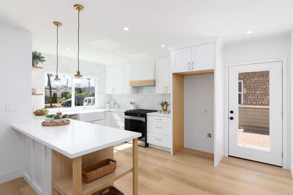 Interior, Kitchen, Pendant Lights, Recessed Lighting, Wood Texture Flooring