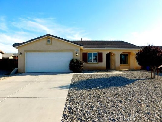 Attached, Exterior, Facade, Ranch