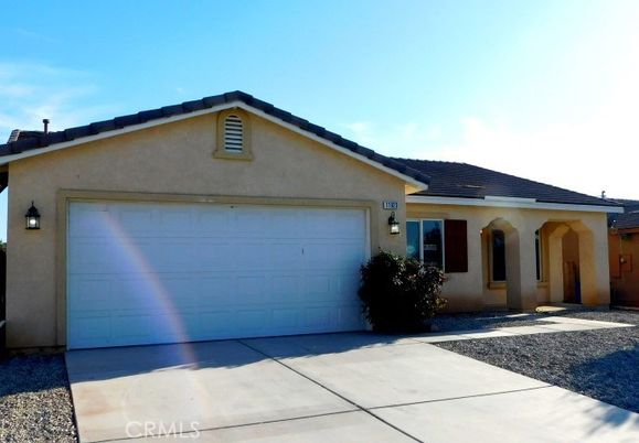 Attached, Exterior, Facade, Ranch
