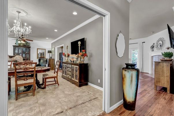 Chandelier, Dining room, Interior, Recessed Lighting, Wood Texture Flooring