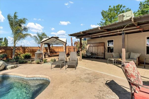 Exterior, Fireplace, Pool