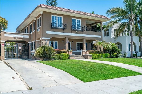 Backyard, Exterior, Facade, Mediterranean