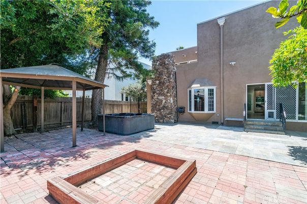 Exterior, Hot Tub