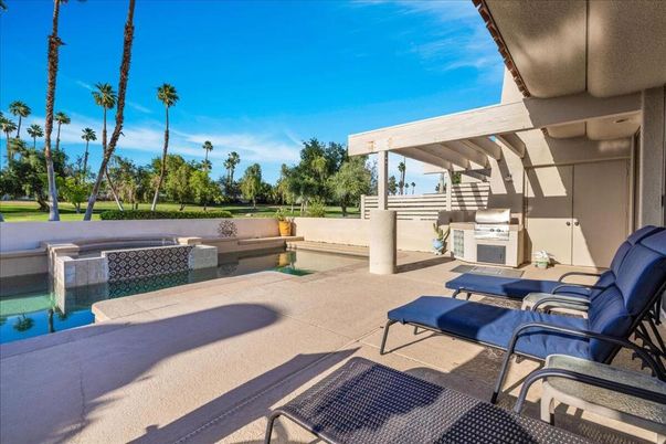 Exterior, Pool, Water
