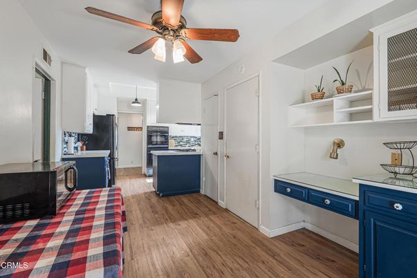 Interior, Kitchen, Pendant Lights, Wood Texture Flooring