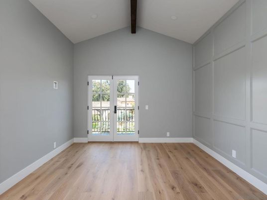 Empty room, Interior, Wooden Beams, Wood Texture Flooring
