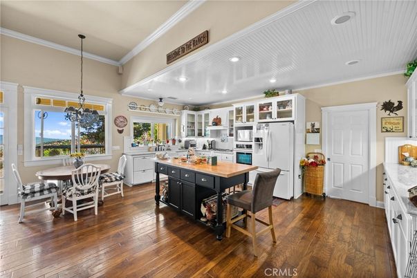 Dining room, Interior, Kitchen, Pendant Lights, Recessed Lighting, Wood Texture Flooring