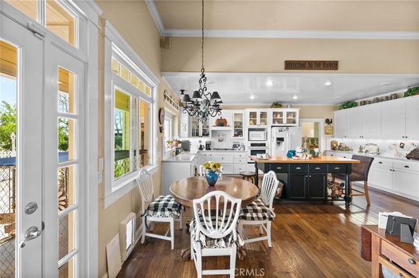 Chandelier, Dining room, Interior, Kitchen, Recessed Lighting, Wood Texture Flooring