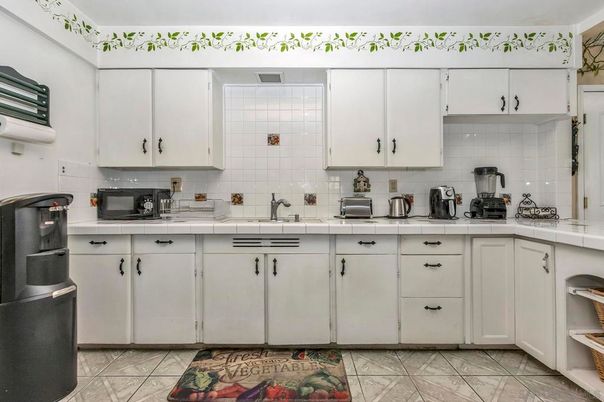 Interior, Kitchen, Tile Countertops