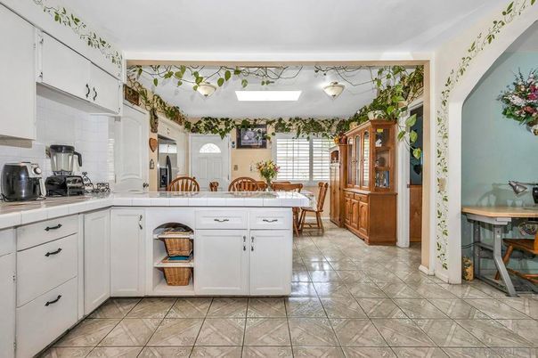 Dining room, Interior, Kitchen, Tile Countertops