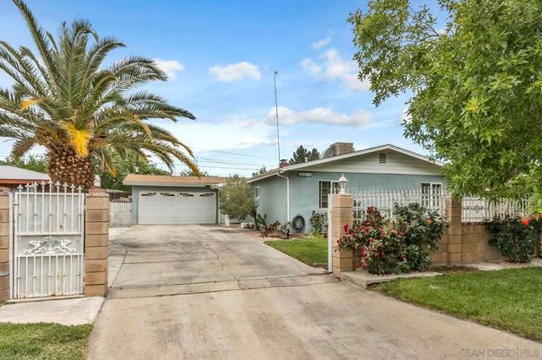 Backyard, Detached Garage, Exterior