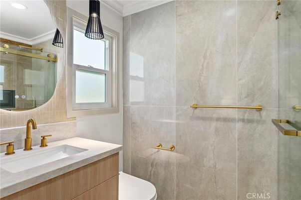 Bathroom, Interior, Recessed Lighting