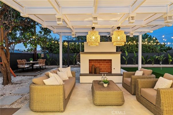 Exterior, Fireplace