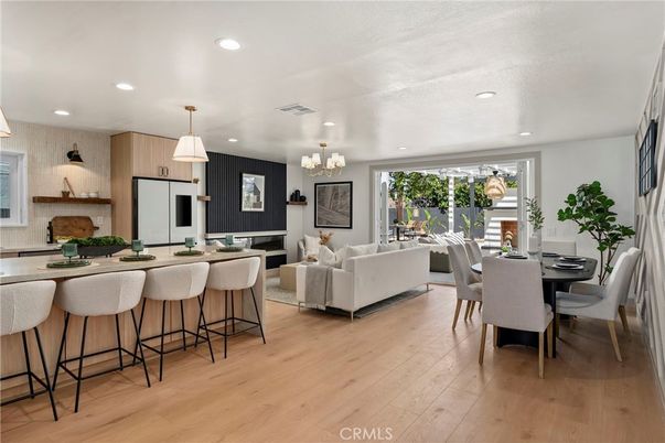 Chandelier, Dining room, Interior, Living room, Pendant Lights, Recessed Lighting, Wood Texture Flooring