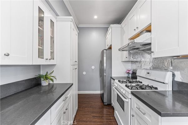 Interior, Kitchen, Marble Walls, Recessed Lighting, Wood Texture Flooring