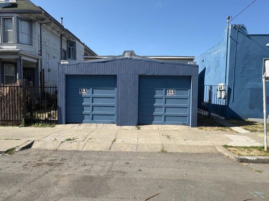 Detached Garage, Exterior
