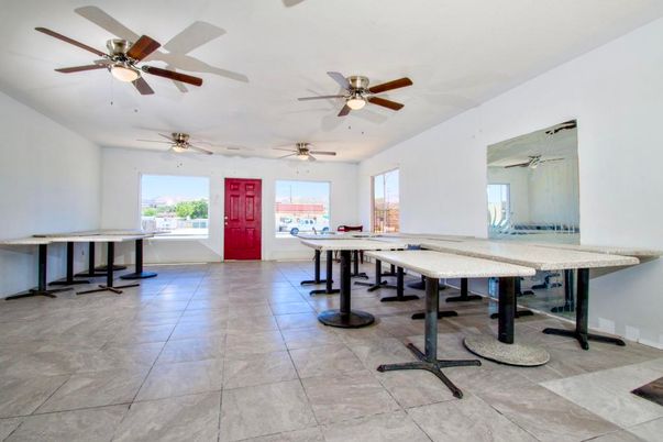 Game Room, Interior