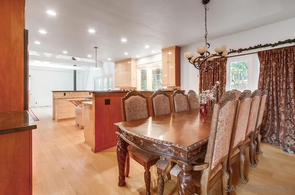 Chandelier, Dining room, Interior, Kitchen, Pendant Lights, Recessed Lighting, Wood Texture Flooring