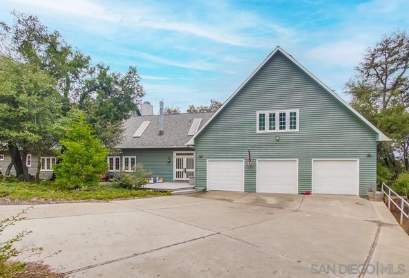 Attached, Exterior, Facade, Farmhouse