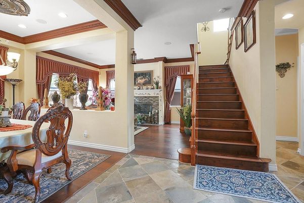 Dining room, Fireplace, Interior, Recessed Lighting, Wood Texture Flooring
