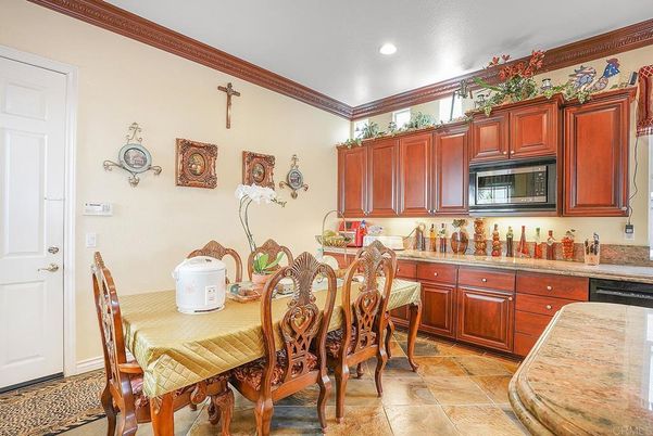 Dining room, Interior, Kitchen, Recessed Lighting