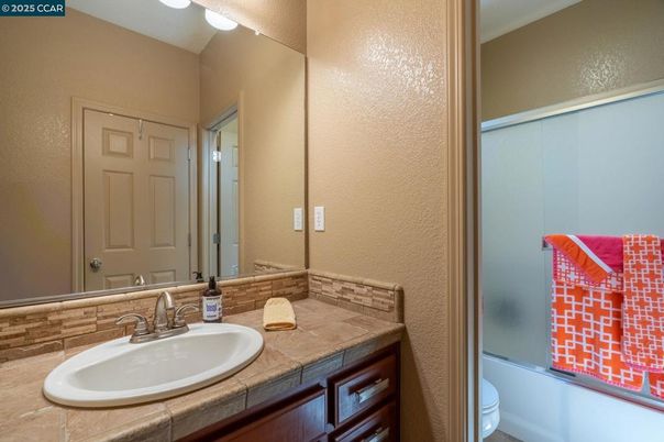 Bathroom, Interior, Tile Countertops