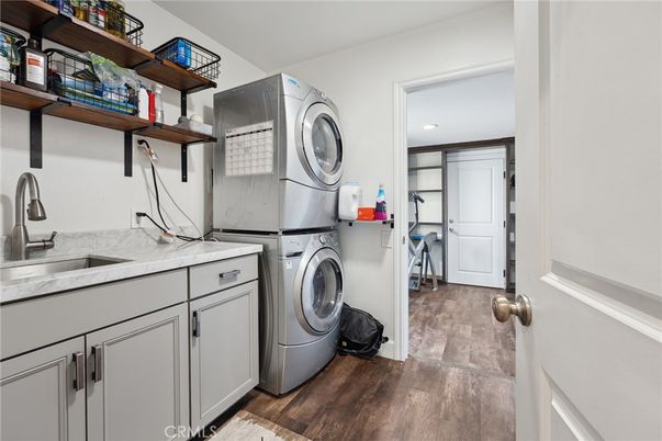 Interior, Recessed Lighting, Utility Closets, Washer, Wood Texture Flooring
