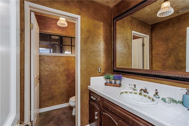Bathroom, Interior, Tile Countertops
