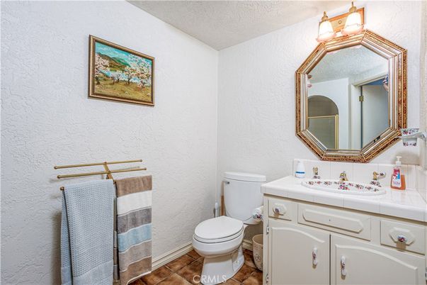Bathroom, Interior, Tile Countertops