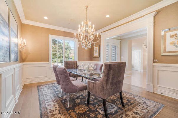 Chandelier, Dining room, Interior, Recessed Lighting, Wood Texture Flooring
