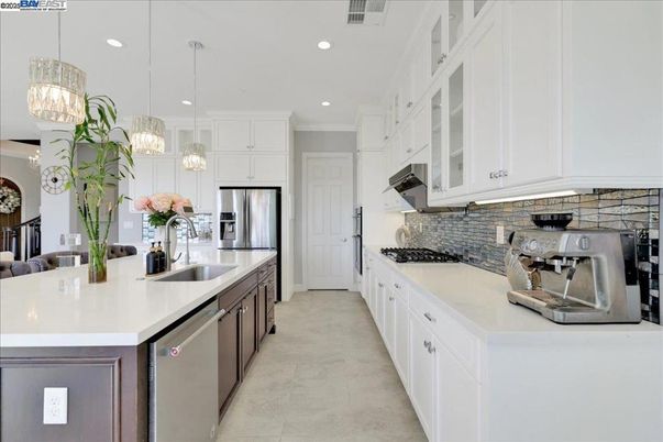 Interior, Kitchen, Pendant Lights, Recessed Lighting, Stainless Steel Appliances