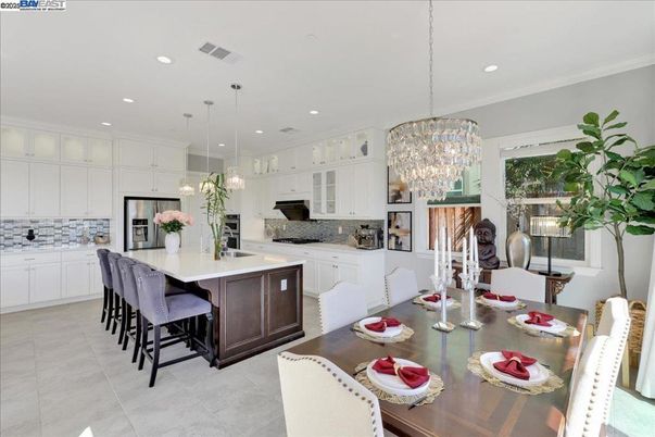 Chandelier, Dining room, Interior, Kitchen, Pendant Lights, Recessed Lighting, Stainless Steel Appliances