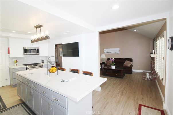 Interior, Kitchen, Living room, Pendant Lights, Recessed Lighting, Stainless Steel Appliances, Wood Texture Flooring