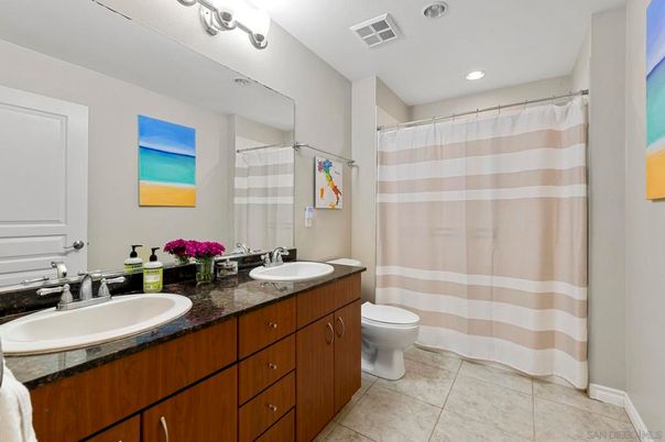 Bathroom, Dual Sink Vanities, Interior, Recessed Lighting