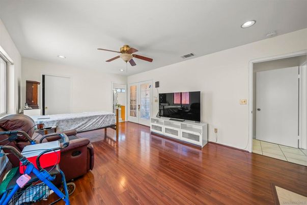 Interior, Recessed Lighting, Wood Texture Flooring