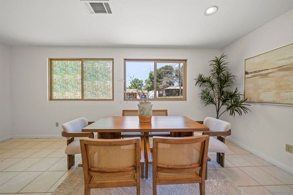 Dining room, Interior, Recessed Lighting