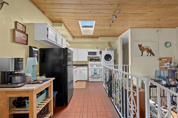 Interior, Kitchen, Washer, Wooden Ceilings