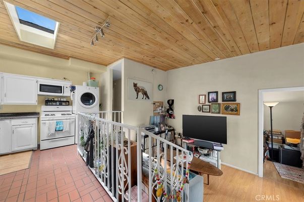 Interior, Washer, Wooden Ceilings