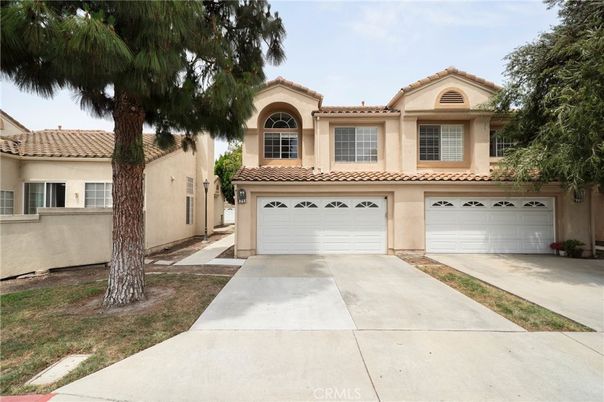 Attached, Exterior, Facade, Mediterranean