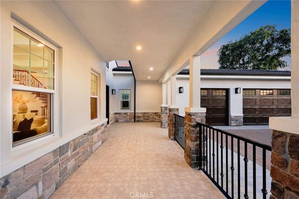 Exterior, Recessed Lighting