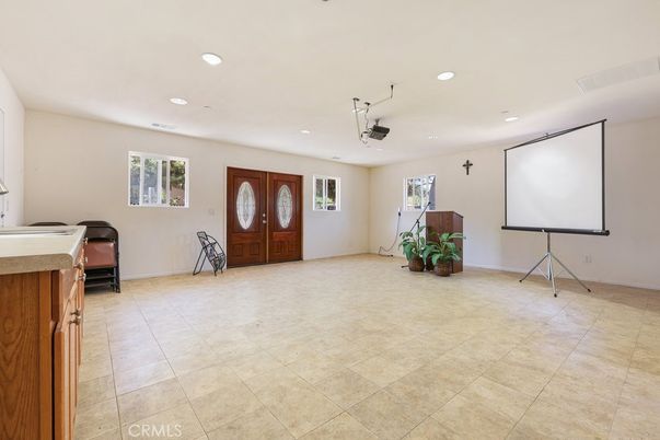 Interior, Projection Screen, Recessed Lighting