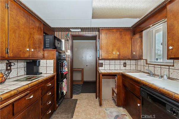 Interior, Kitchen, Tile Countertops