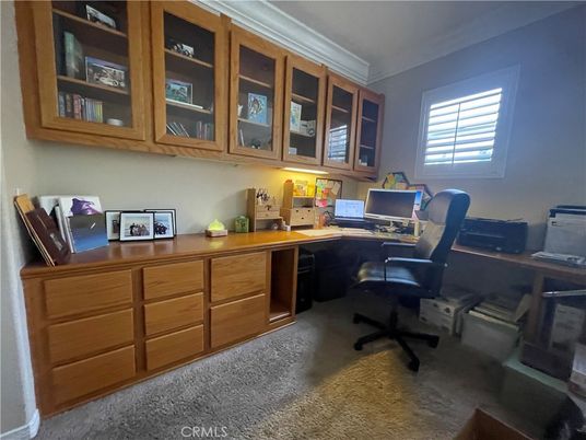 Home Office, Interior